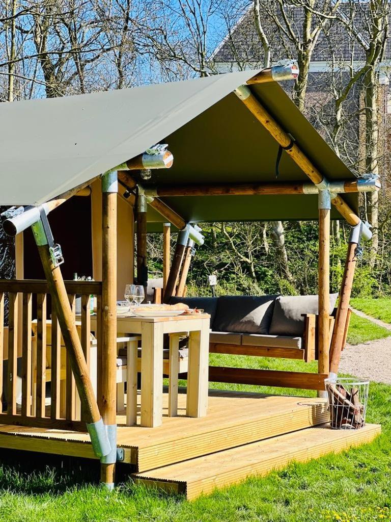 Camping Zee Van Tijd Holwerd Esterno foto