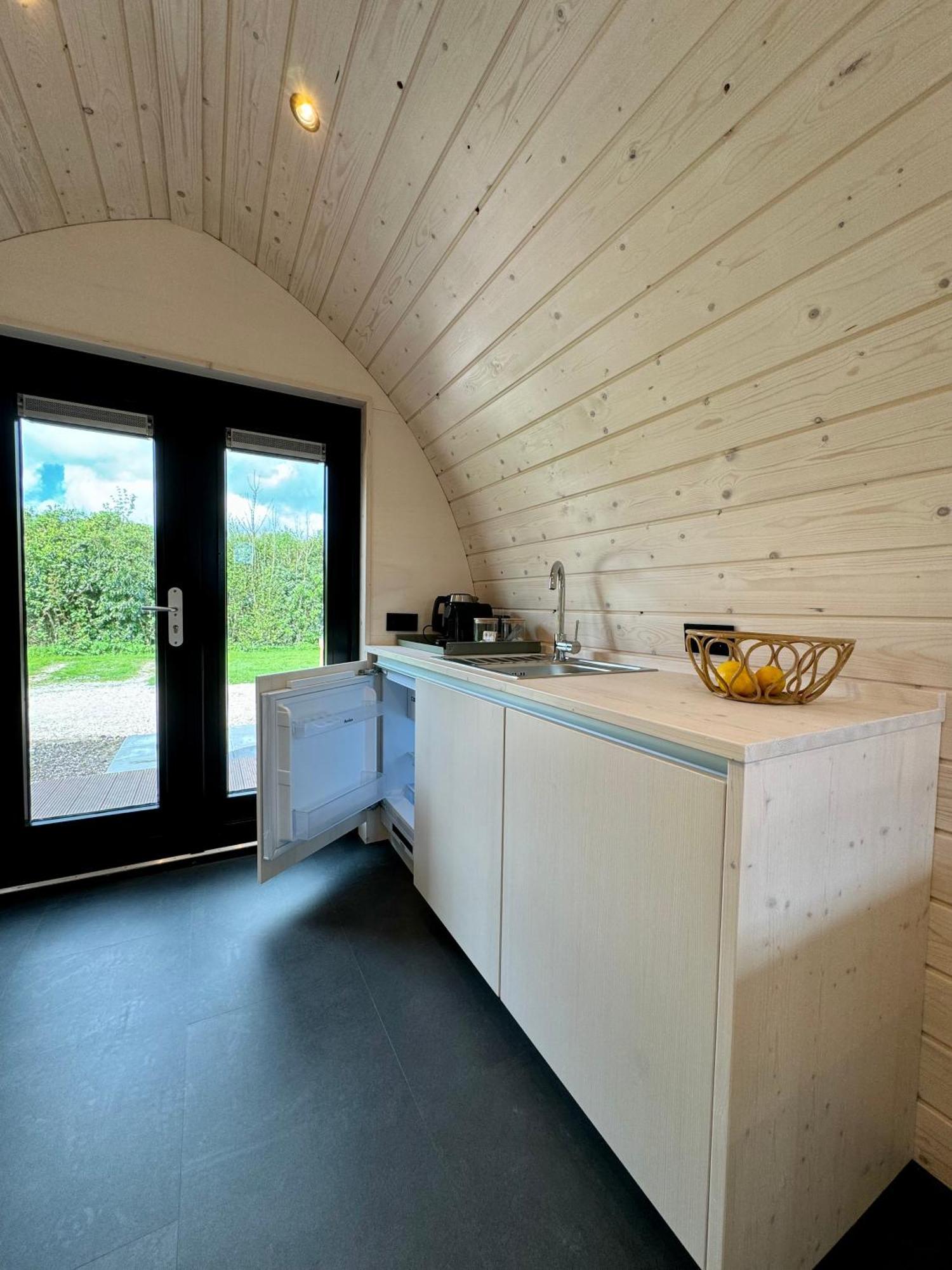 Camping Zee Van Tijd Holwerd Esterno foto