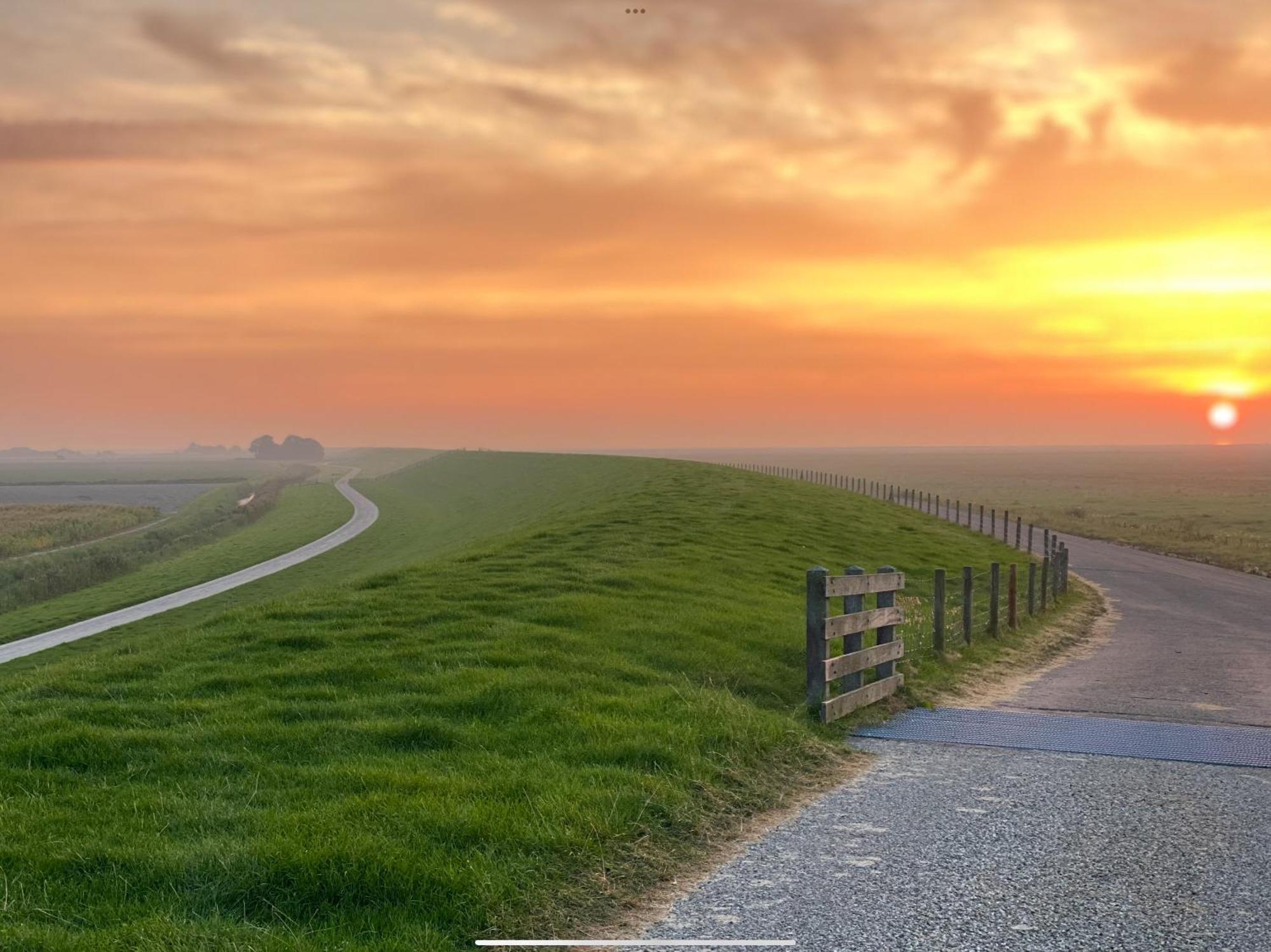 Camping Zee Van Tijd Holwerd Esterno foto